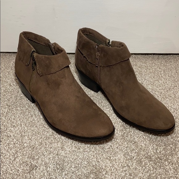 NEW Ankle boots brown sz8 - Picture 1 of 7